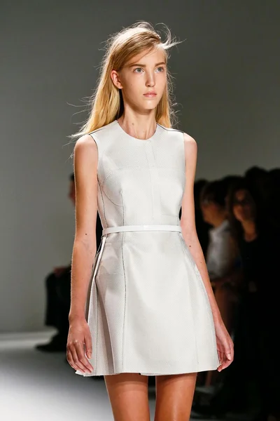 Look 28